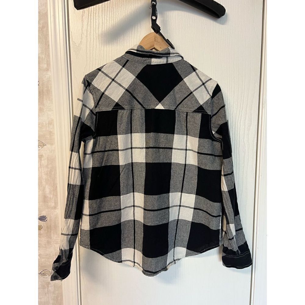 Universal Thread Shirt  - Picture 2 of 4
